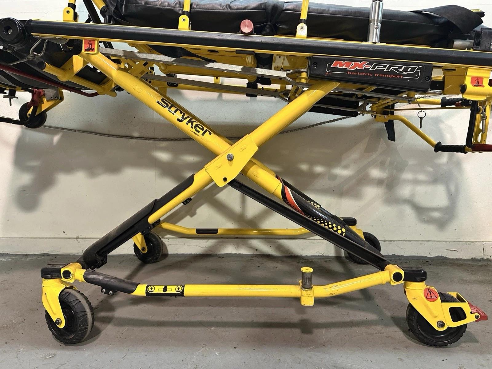 Stryker MX-PRO 6083 Bariatric 1600LB Ambulance Stretcher w/ Push/Pull Handles - image 2