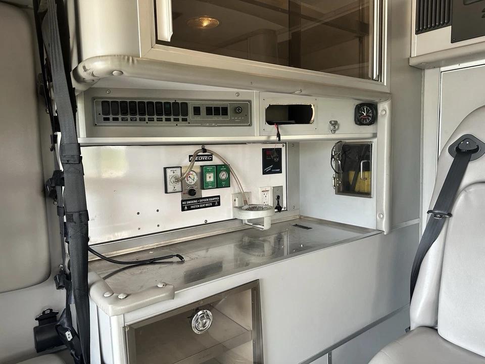 2007 MedTec Ford Type I Ambulance - image 10