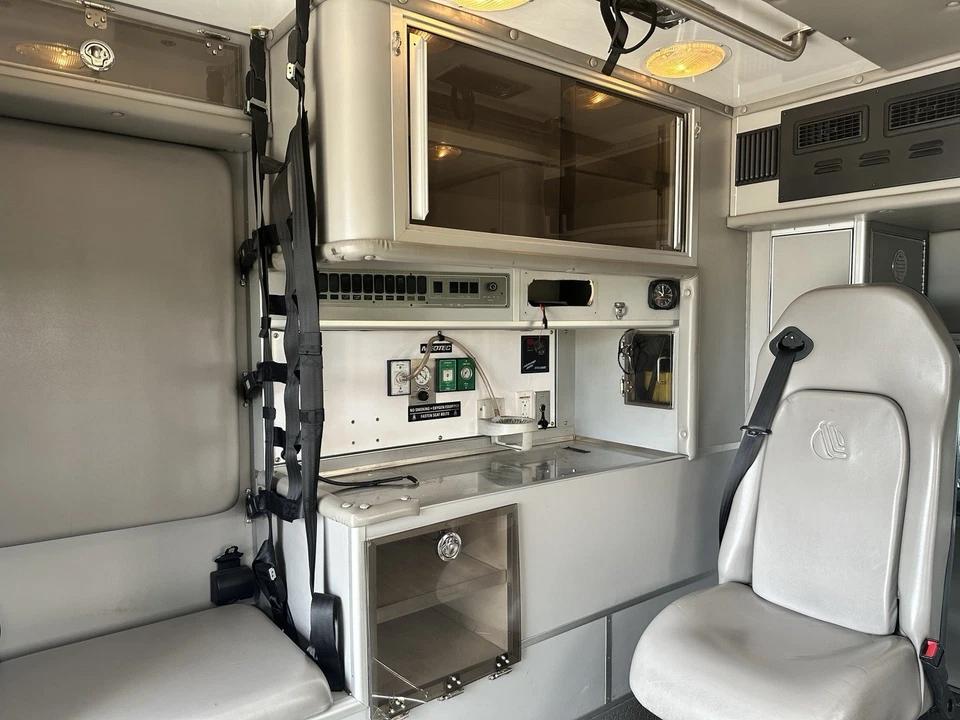 2007 MedTec Ford Type I Ambulance - image 11