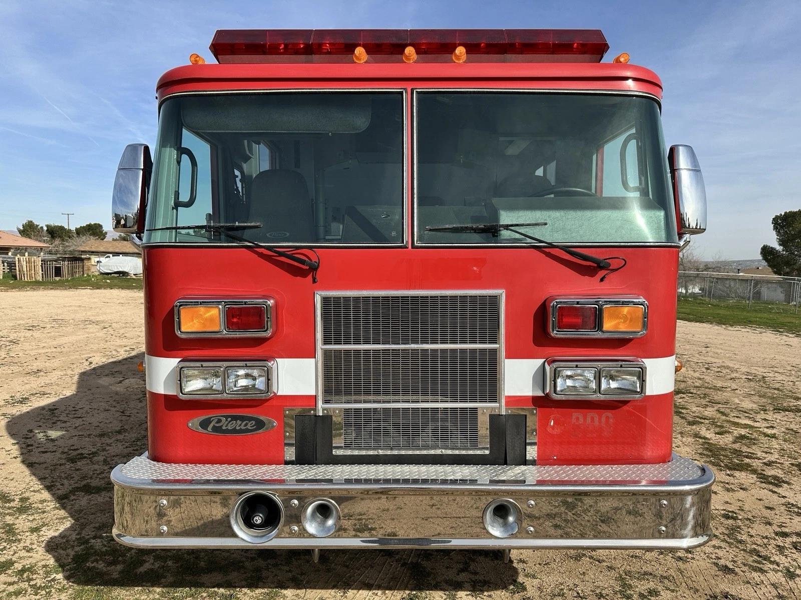 2002 Pierce Saber Heavy Rescue - image 4