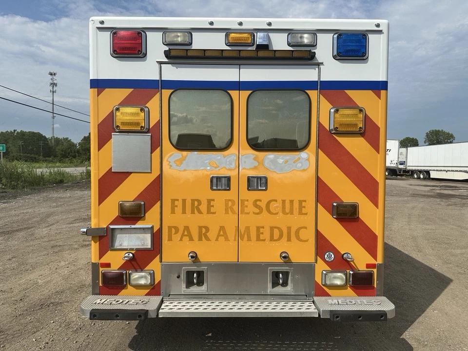2007 MedTec Ford Type I Ambulance - image 8