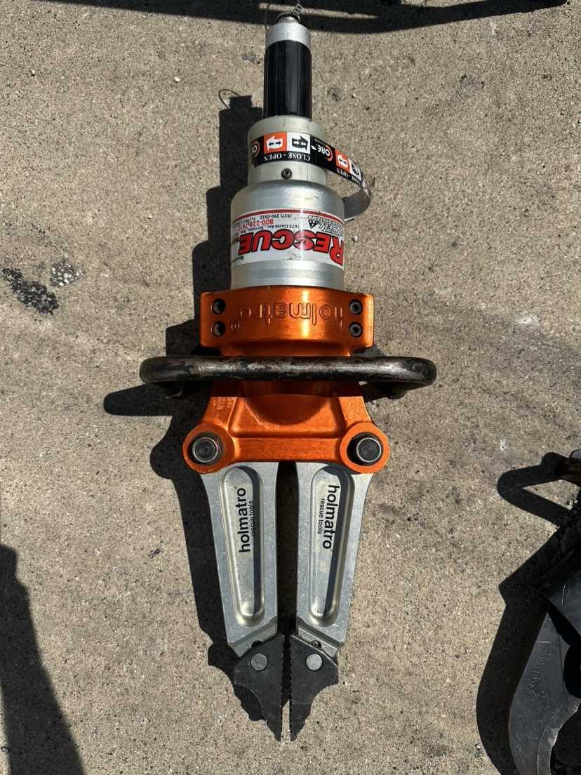 Lot of Holmatro 10,500 PSI Rescue Equipment Extrication Tools Jaws of Life Hurst Amkus — photo 2