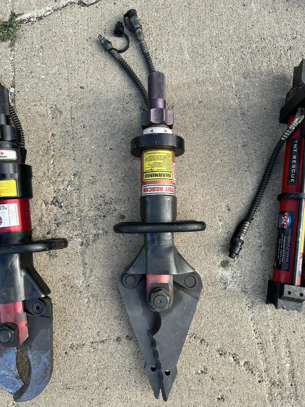 Lot of TNT Rescue Equipment Extrication Tools Jaws of Life Hurst Amkus Holmatro - image 7