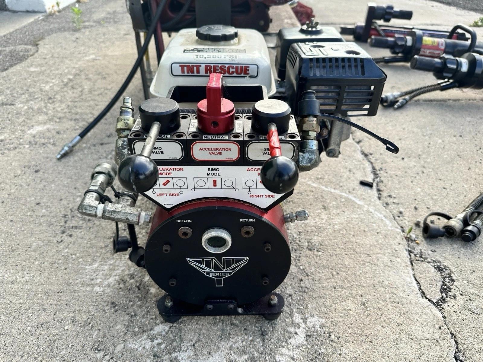 Lot of TNT Rescue Equipment Extrication Tools Jaws of Life Hurst Amkus Holmatro - image 3