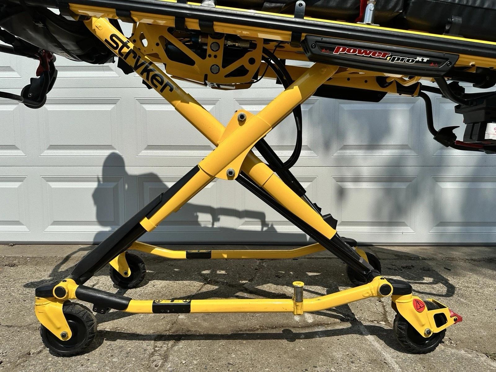 NEW/UNUSED Stryker Power Pro XT 6500 Ambulance Stretcher Cot Gurney - image 2