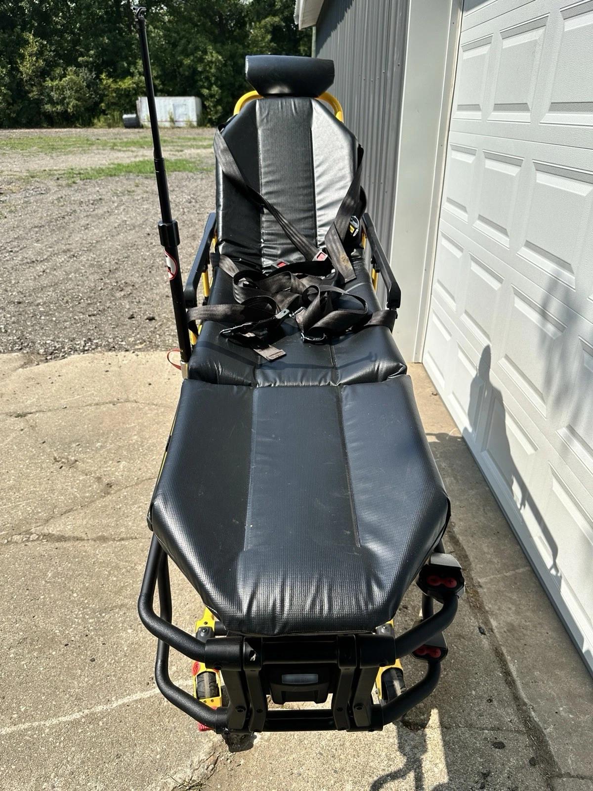 NEW/UNUSED Stryker Power Pro XT 6500 Ambulance Stretcher Cot Gurney - image 5