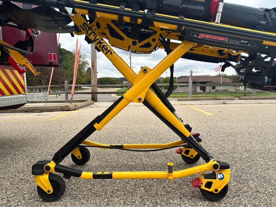 Stryker Power Pro 6506 Ambulance Stretcher & Stryker Power-Load 6390 Cot Fastener Mount EMS EMT - image 3