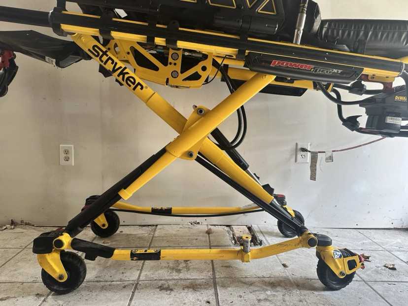 Stryker Power Pro XT 6500 Ambulance Stretcher Cot Gurney w/ XPS Bariatric Wings EMT EMS — photo 2