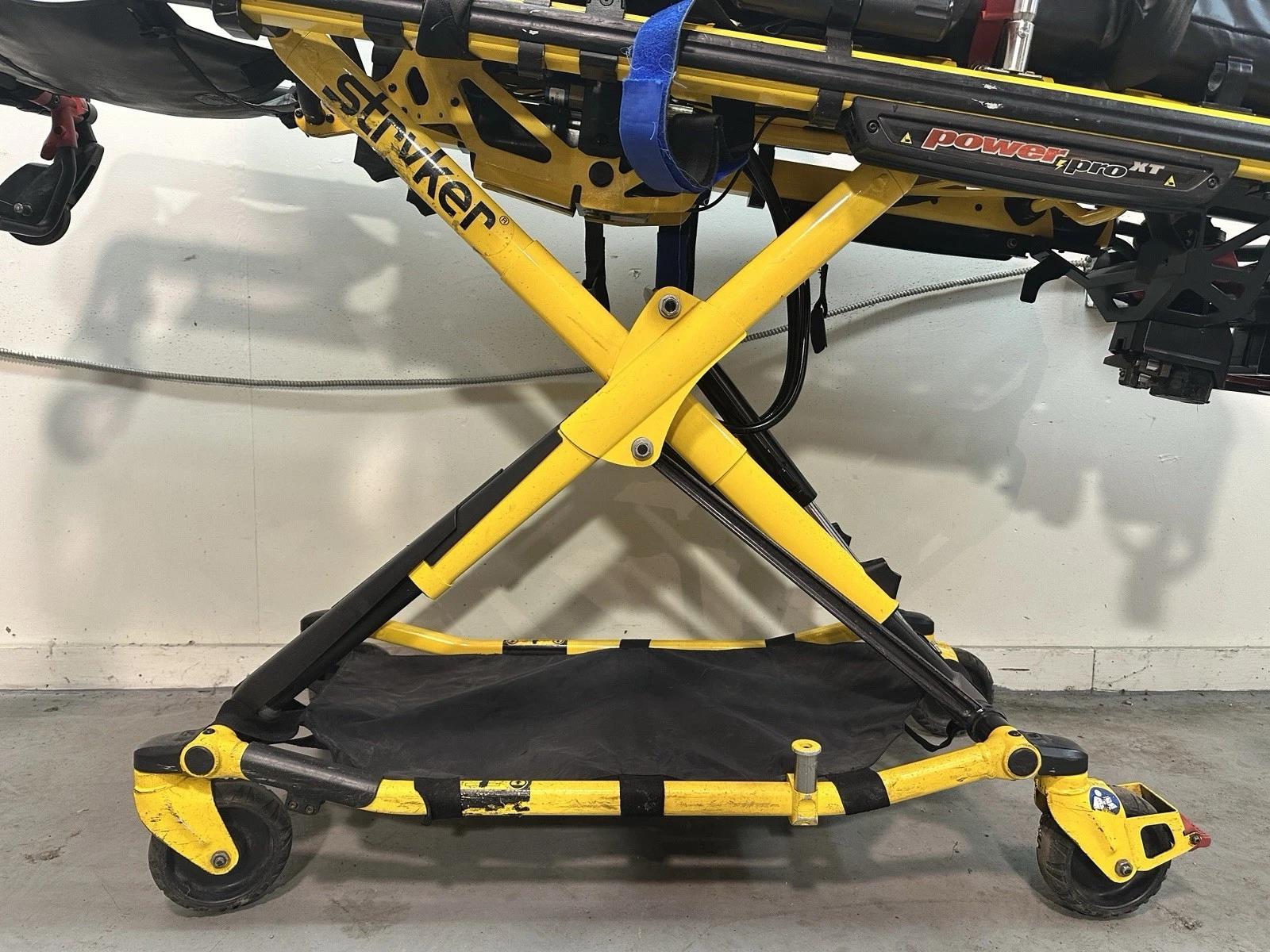 Stryker Power Pro XT 6506 700LB Ambulance Stretcher w/ XPS & Power-Load Compatibility Kit - image 2