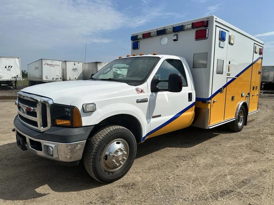 2007 MedTec Ford Type I Ambulance - image 1