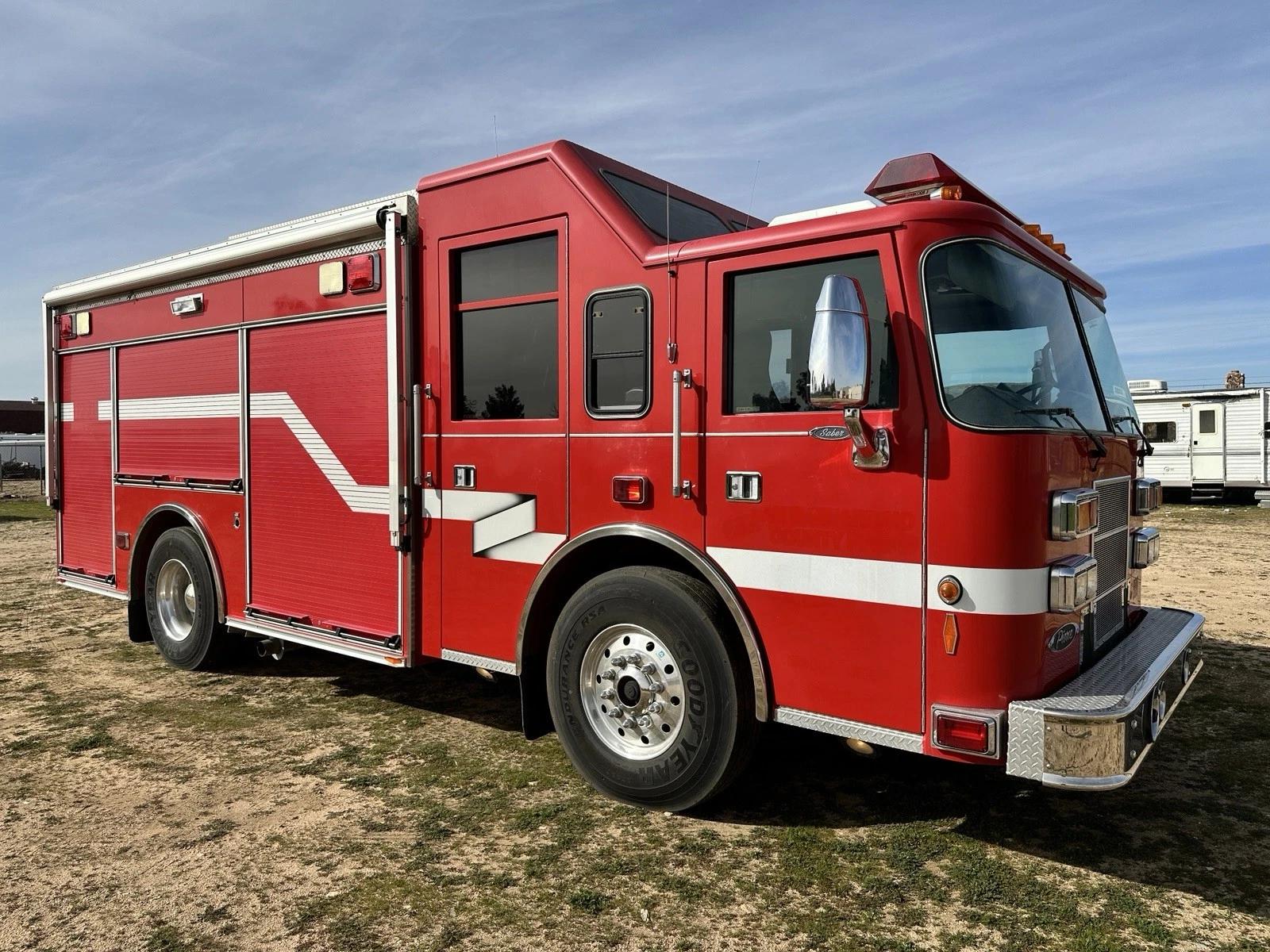 2002 Pierce Saber Heavy Rescue - image 5