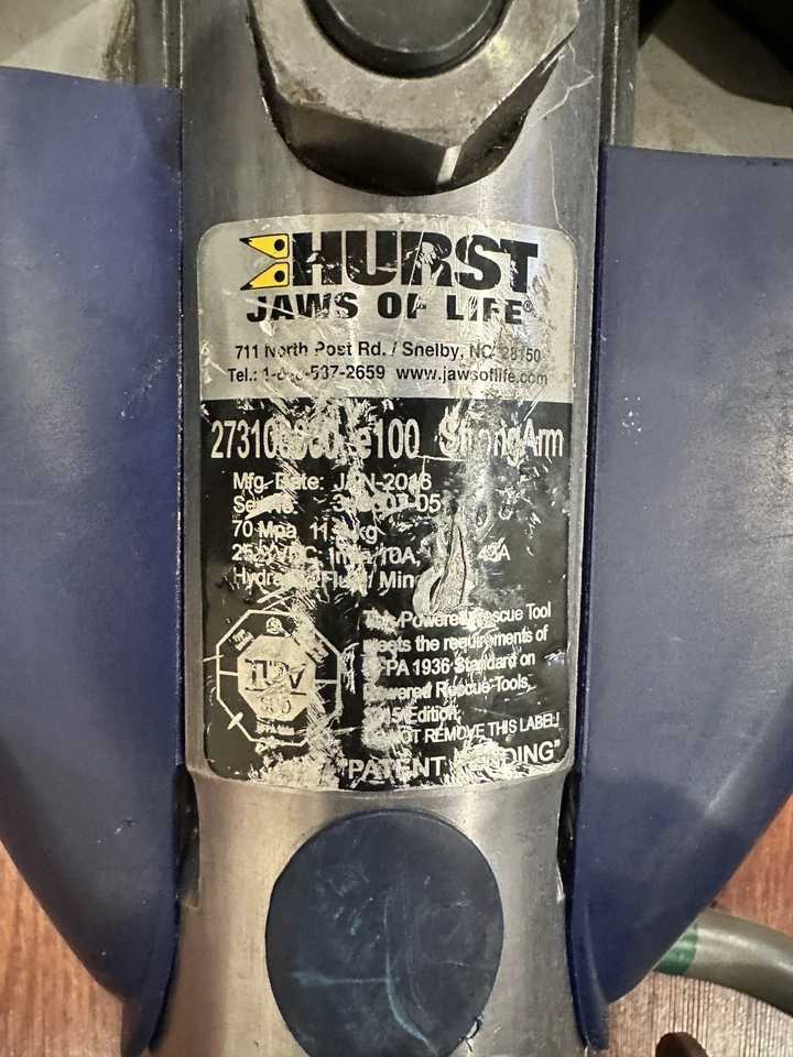 Hurst StrongArm (LE/Military) Battery Powered Combination Tool Jaws of Life — photo 7
