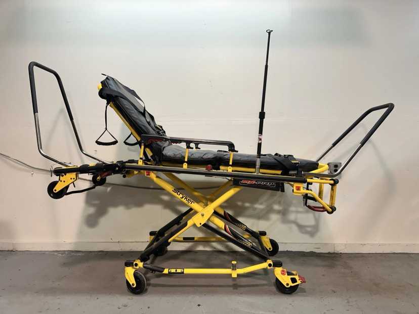 Stryker MX-PRO 6083 Bariatric 1600LB Ambulance Stretcher w/ Push/Pull Handles