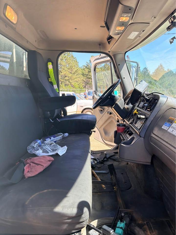 2019 Freightliner New Way Rear Loader - image 5