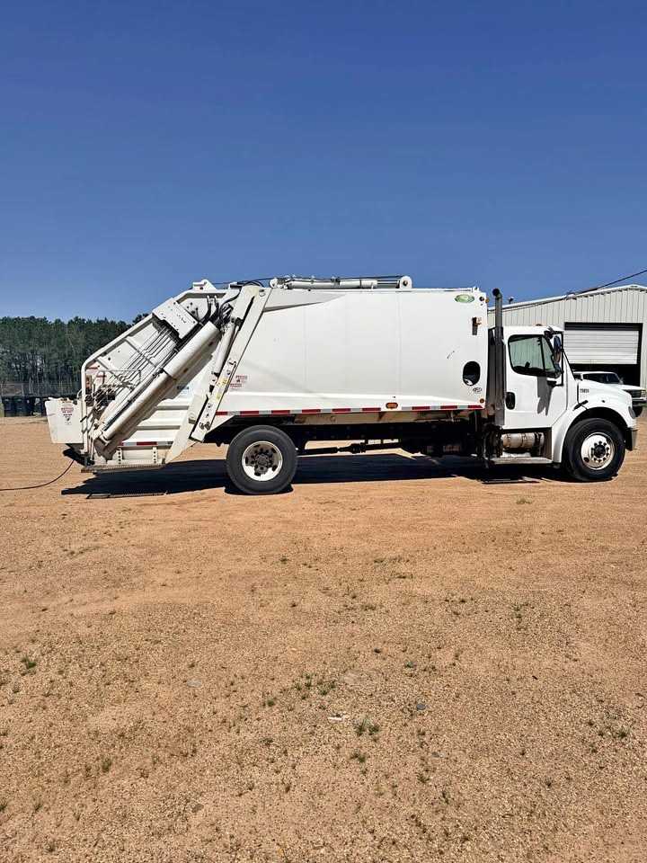 2019 Freightliner New Way Rear Loader