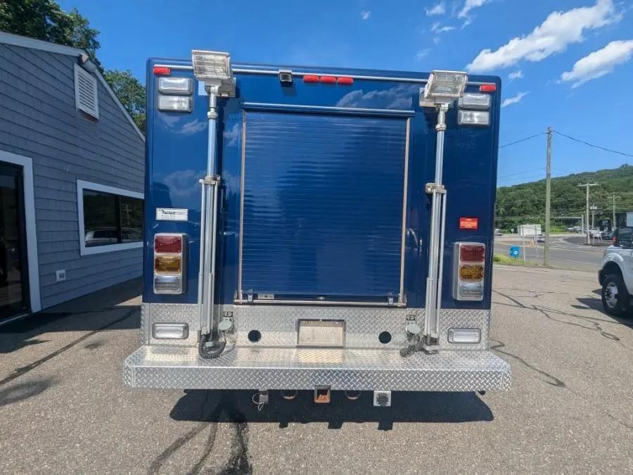 2012 Ford Super Duty F-450 Crew Cab 176" WB 60" CA XL (2) - image 4