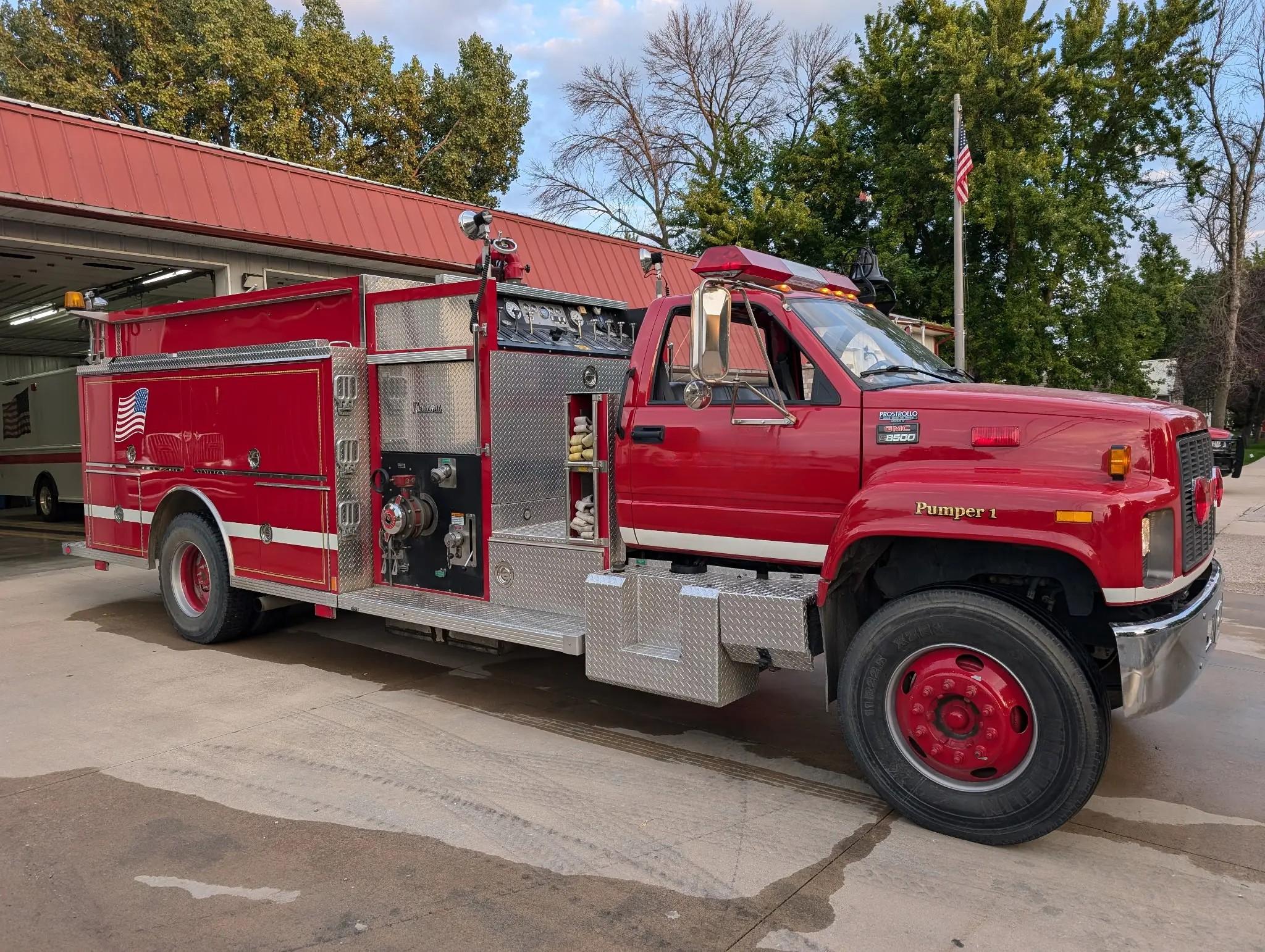 1997 GMC Central States Pumper - image 2