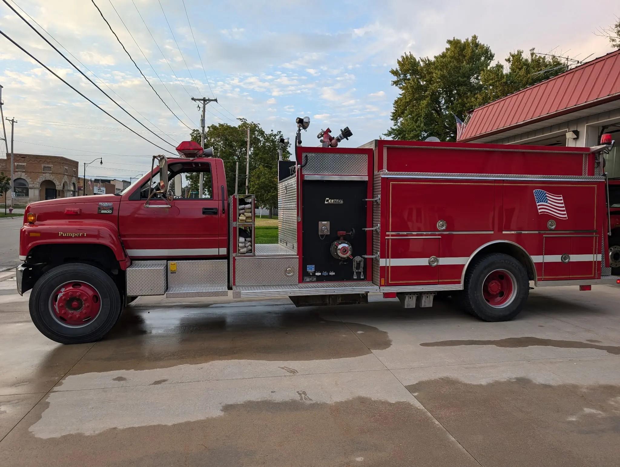 1997 GMC Central States Pumper - image 1