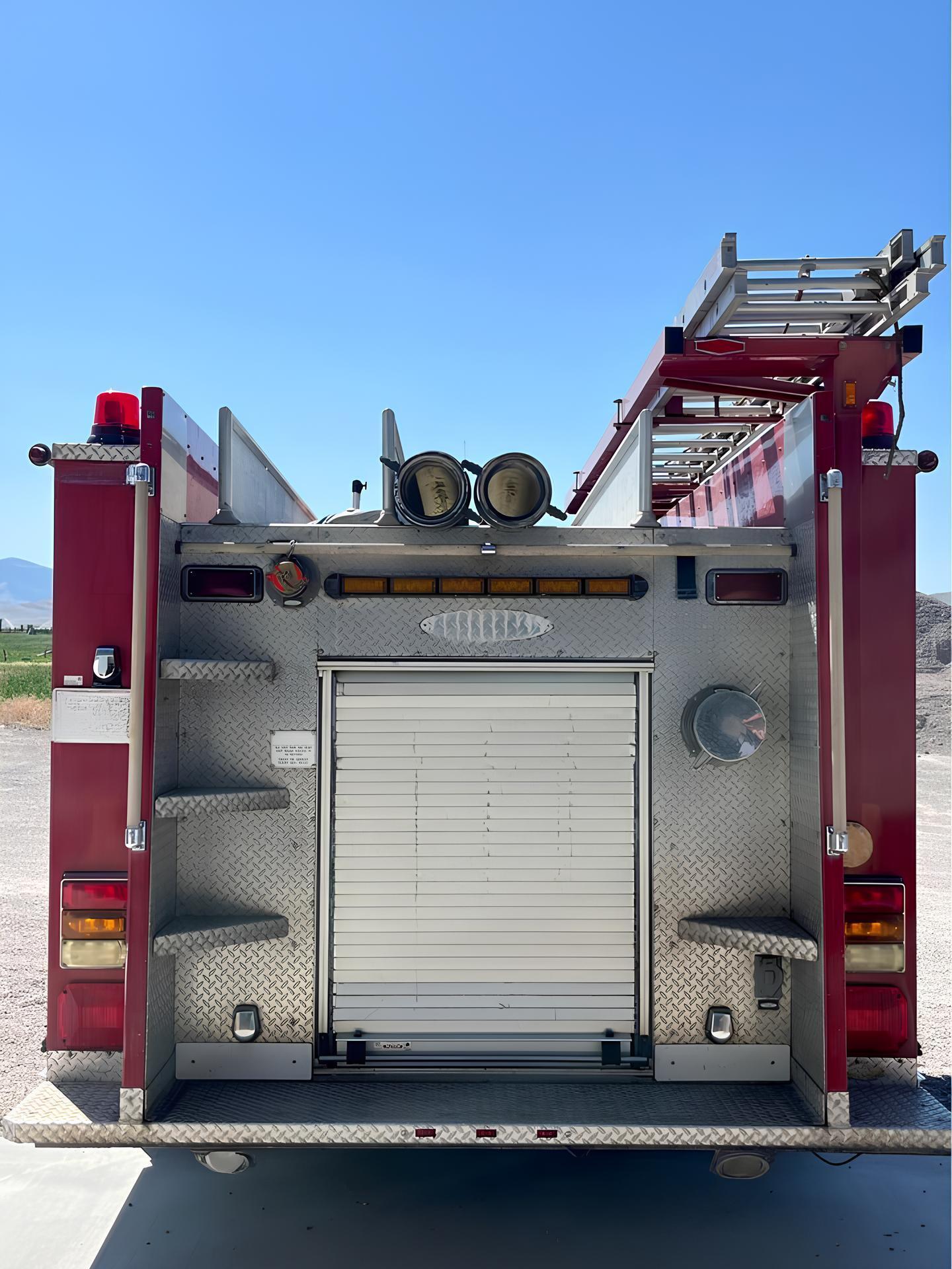 2003 International 4400 Pumper - image 3