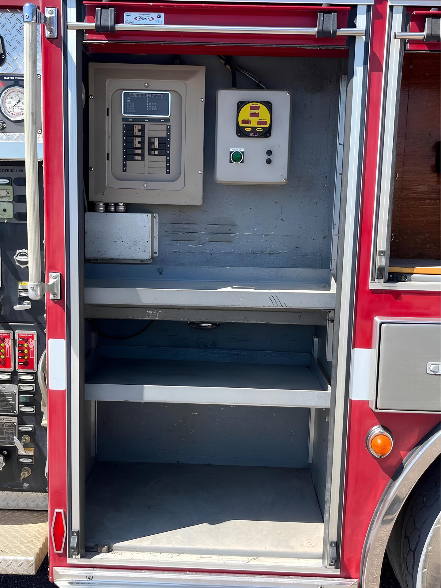 2003 International 4400 Pumper - image 5
