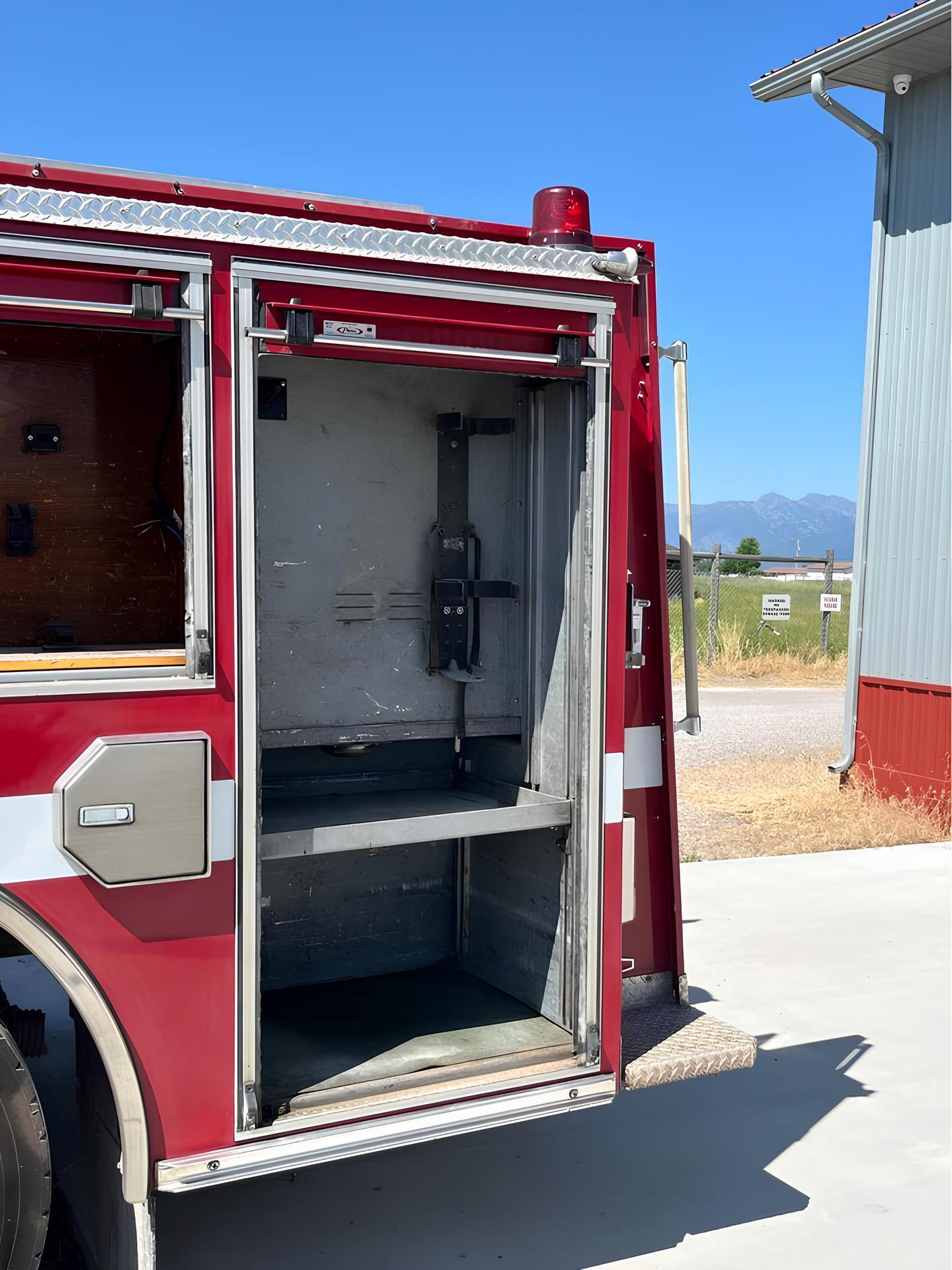 2003 International 4400 Pumper - image 7