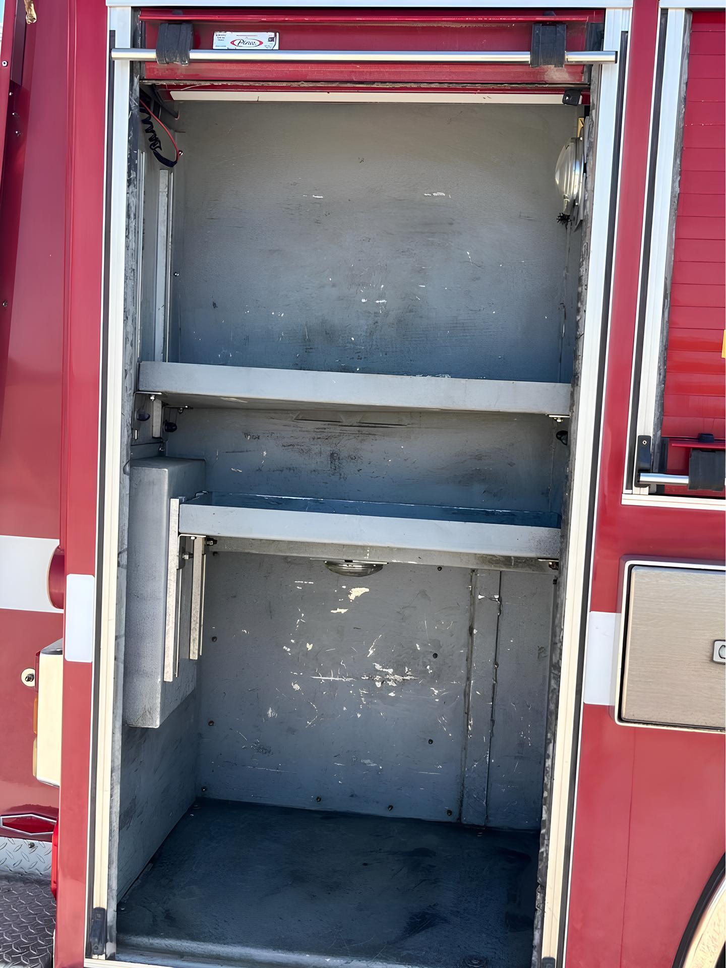 2003 International 4400 Pumper - image 8