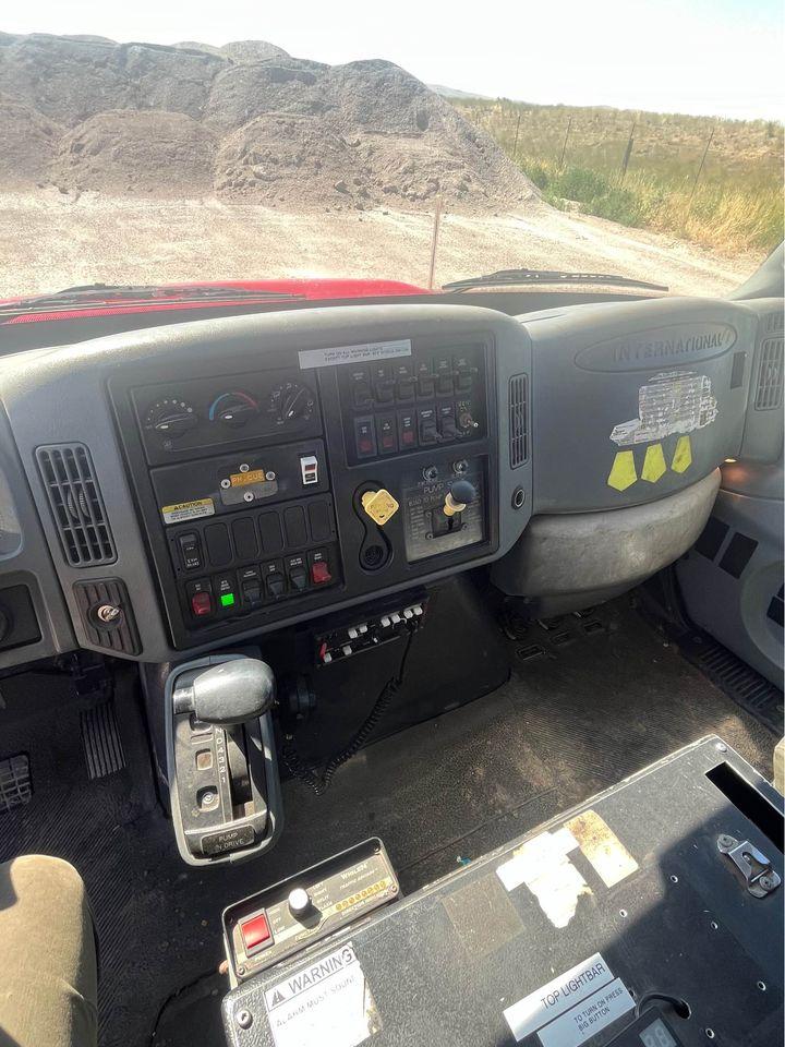 2003 International 4400 Pumper - image 18