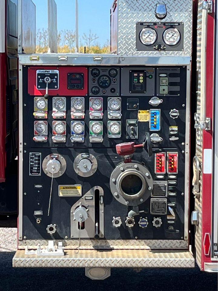 2003 International 4400 Pumper - image 19