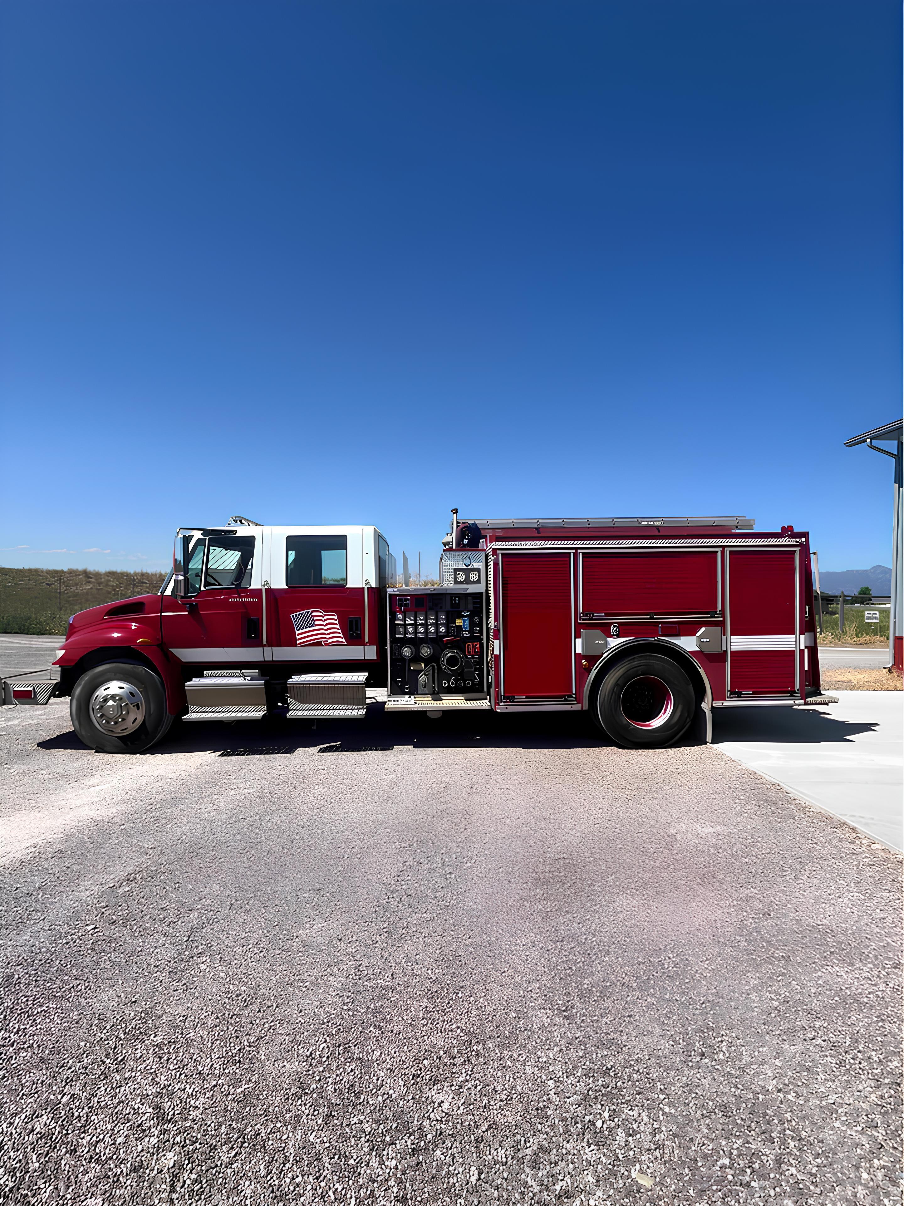 2003 International 4400 Pumper - image 1