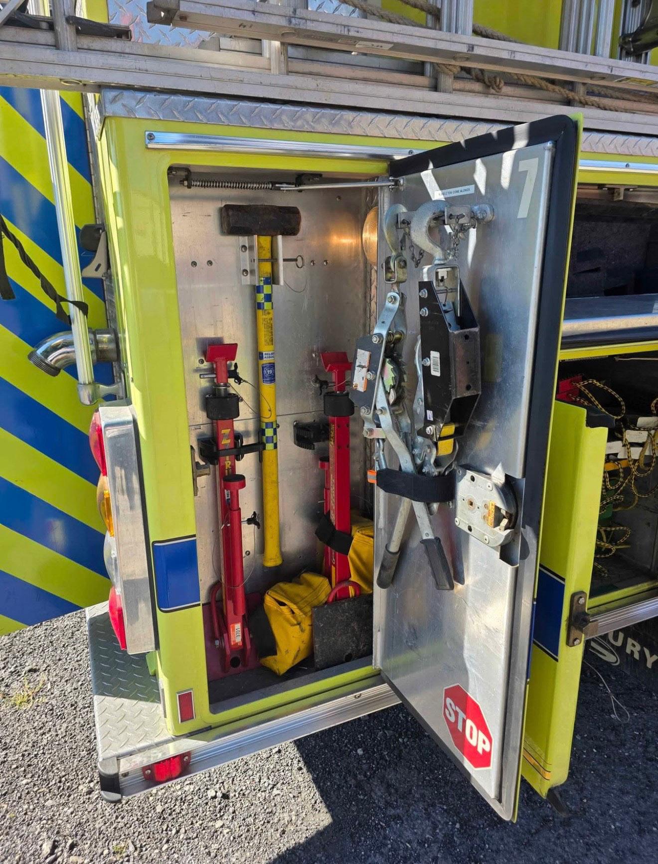 1993 E-One Protector Rescue Pumper - image 9