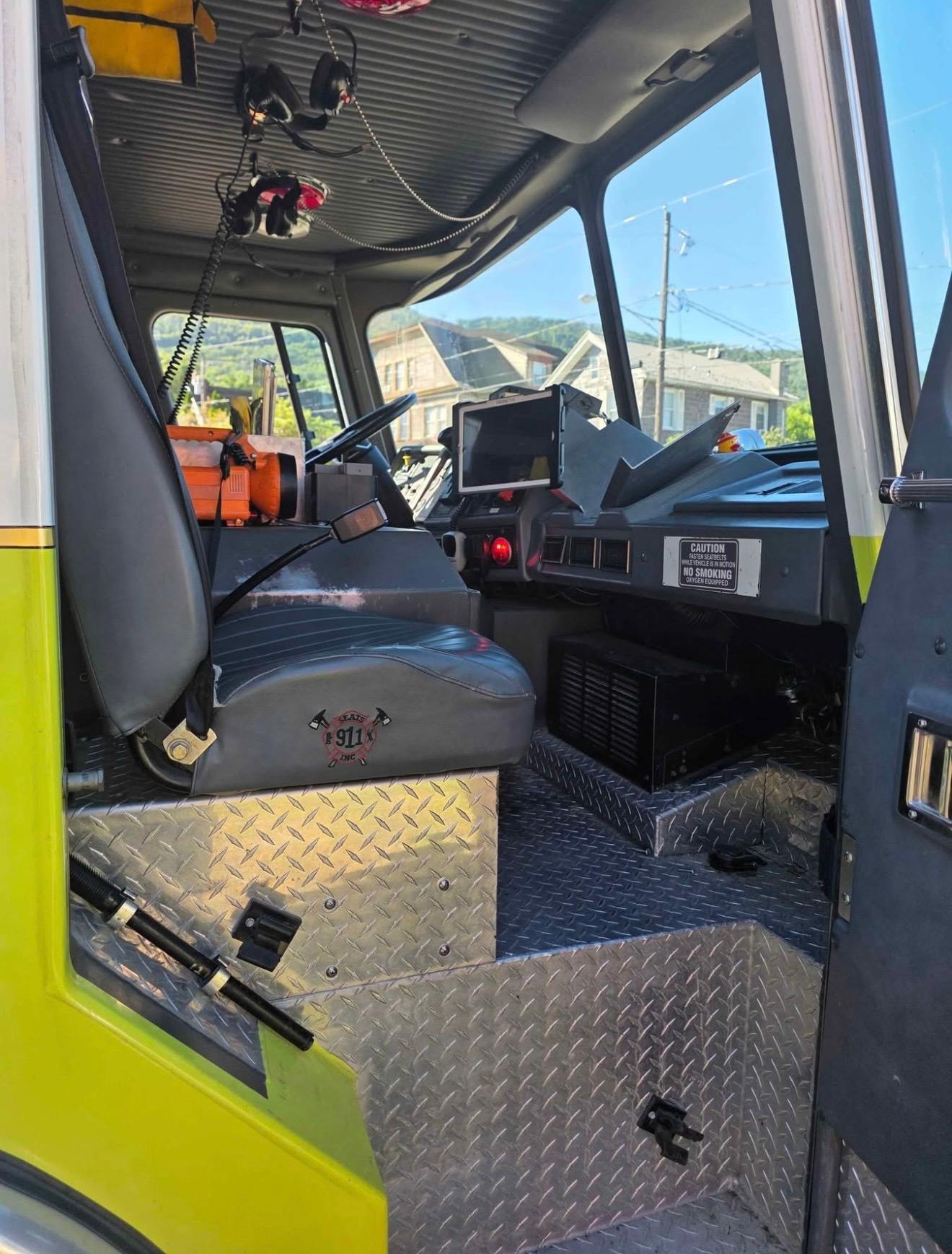 1993 E-One Protector Rescue Pumper - image 7
