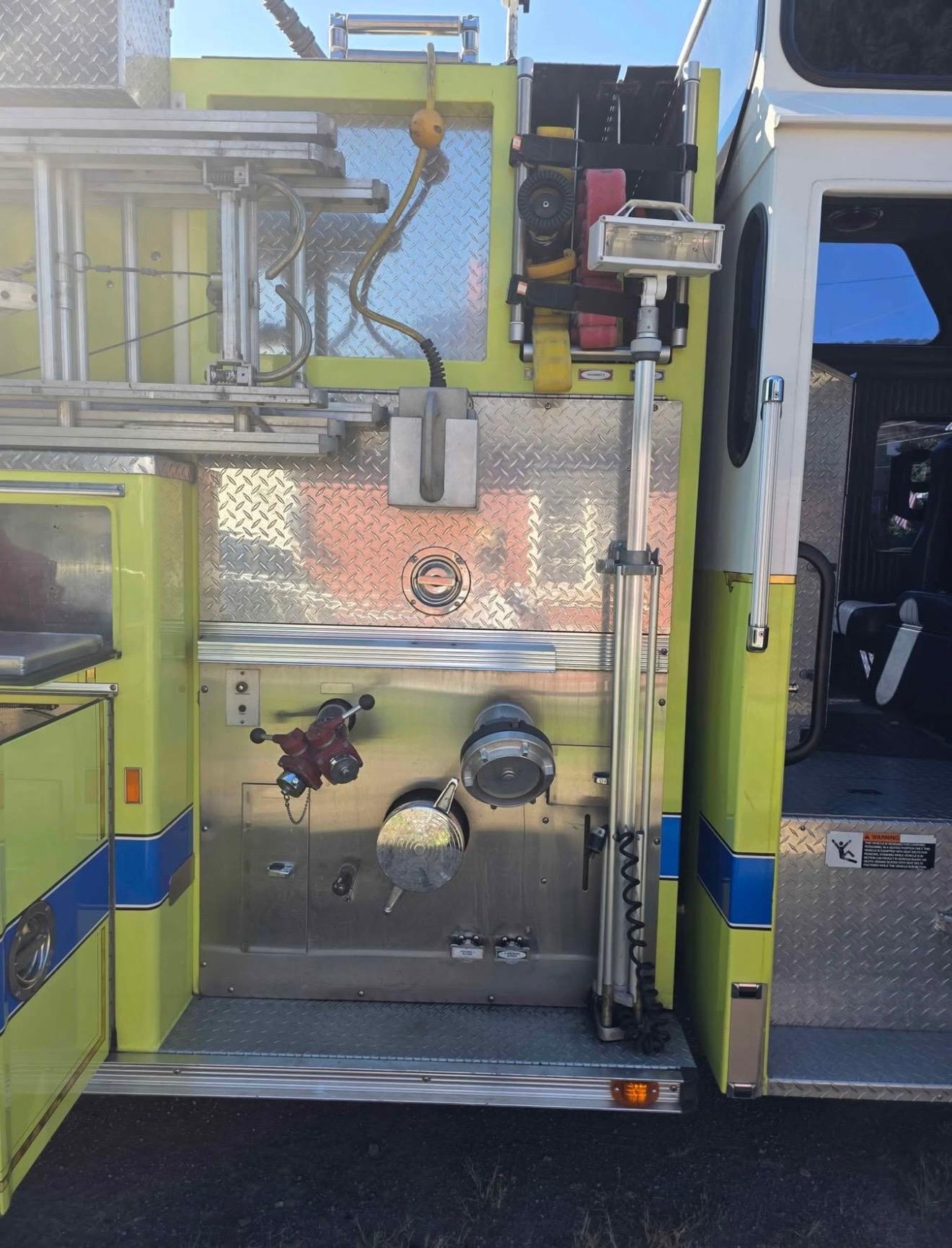 1993 E-One Protector Rescue Pumper - image 20