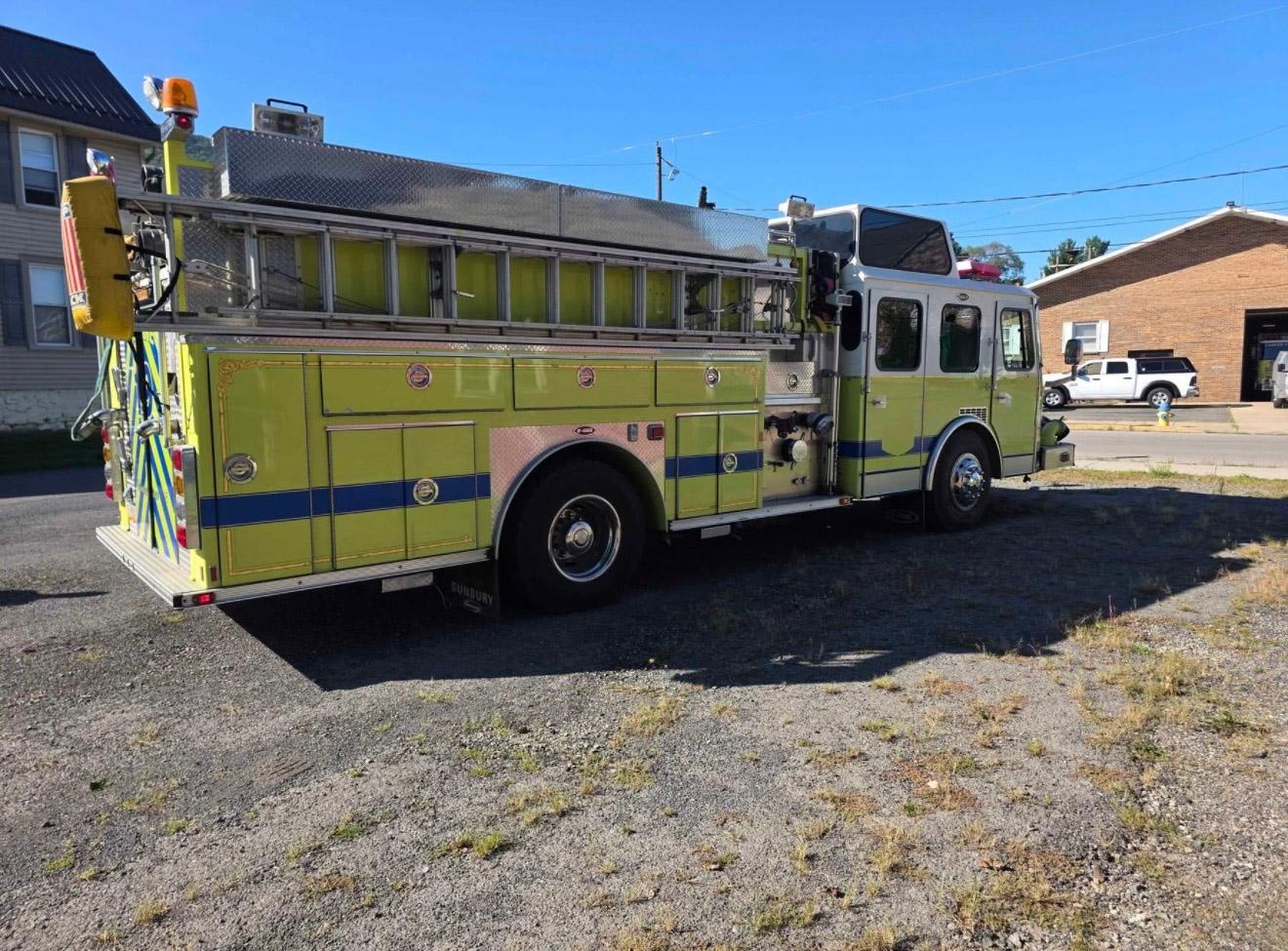 1993 E-One Protector Rescue Pumper - image 3