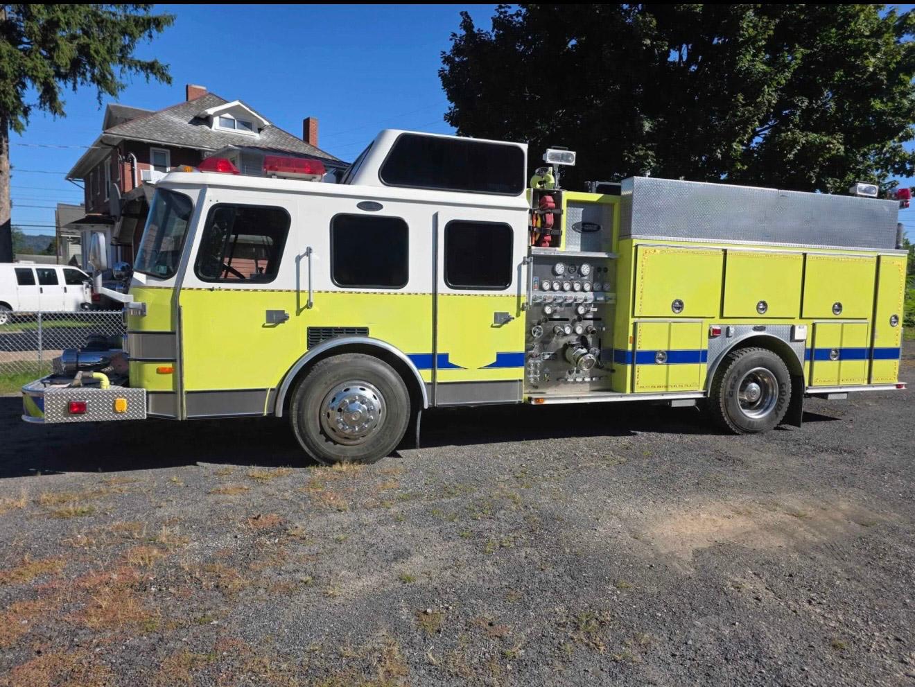 1993 E-One Protector Rescue Pumper - image 2