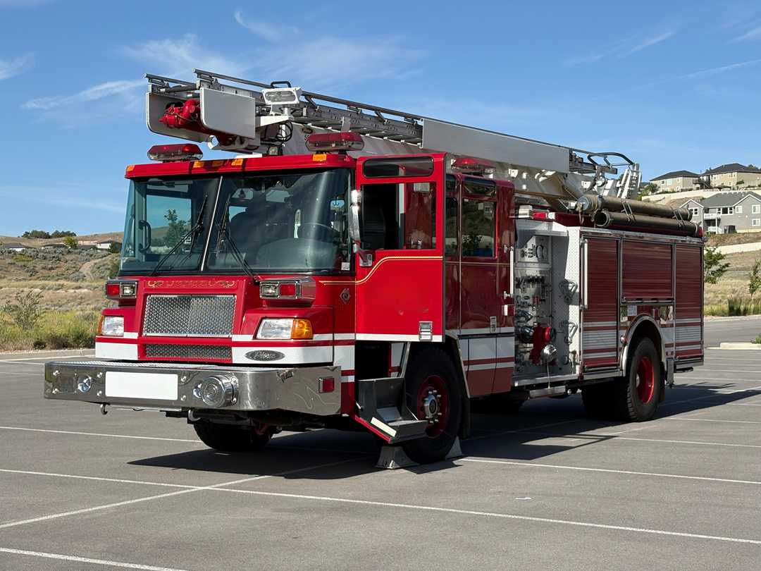 2001 Pierce 55' Boom Truck