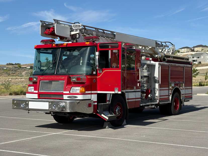 2001 Pierce 55' Boom Truck