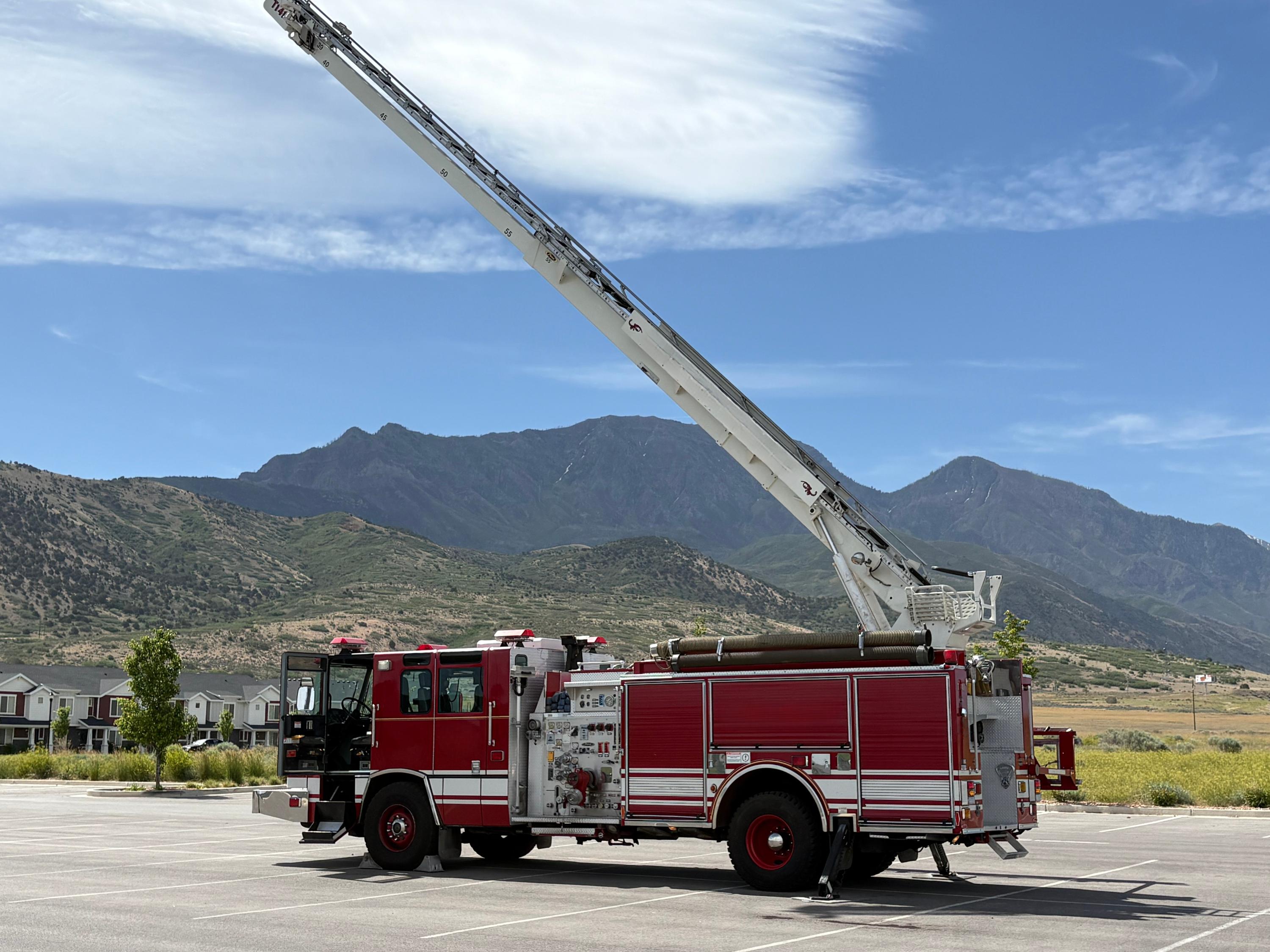 2001 Pierce 55' Boom Truck - image 10
