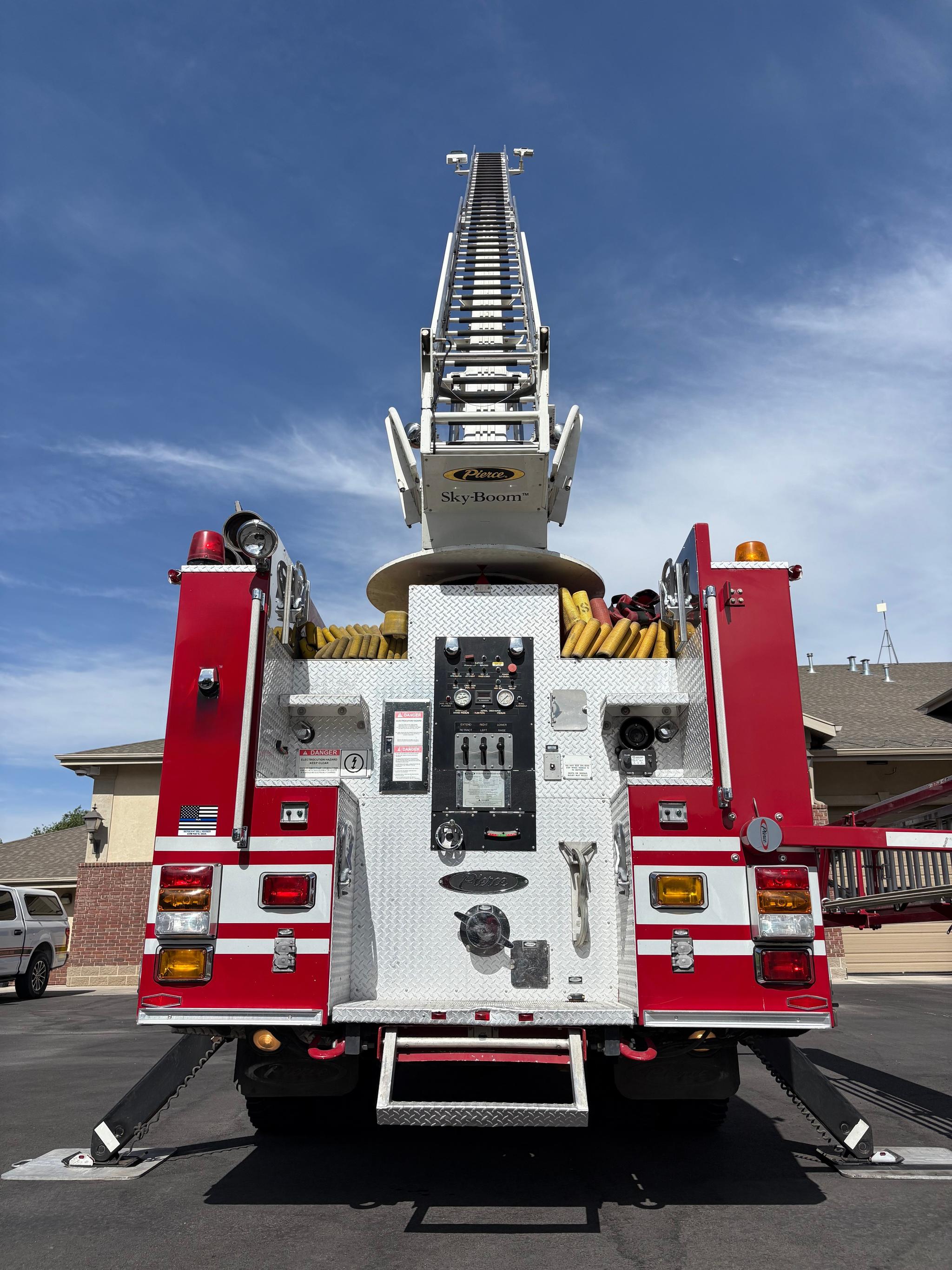 2001 Pierce 55' Boom Truck - image 4