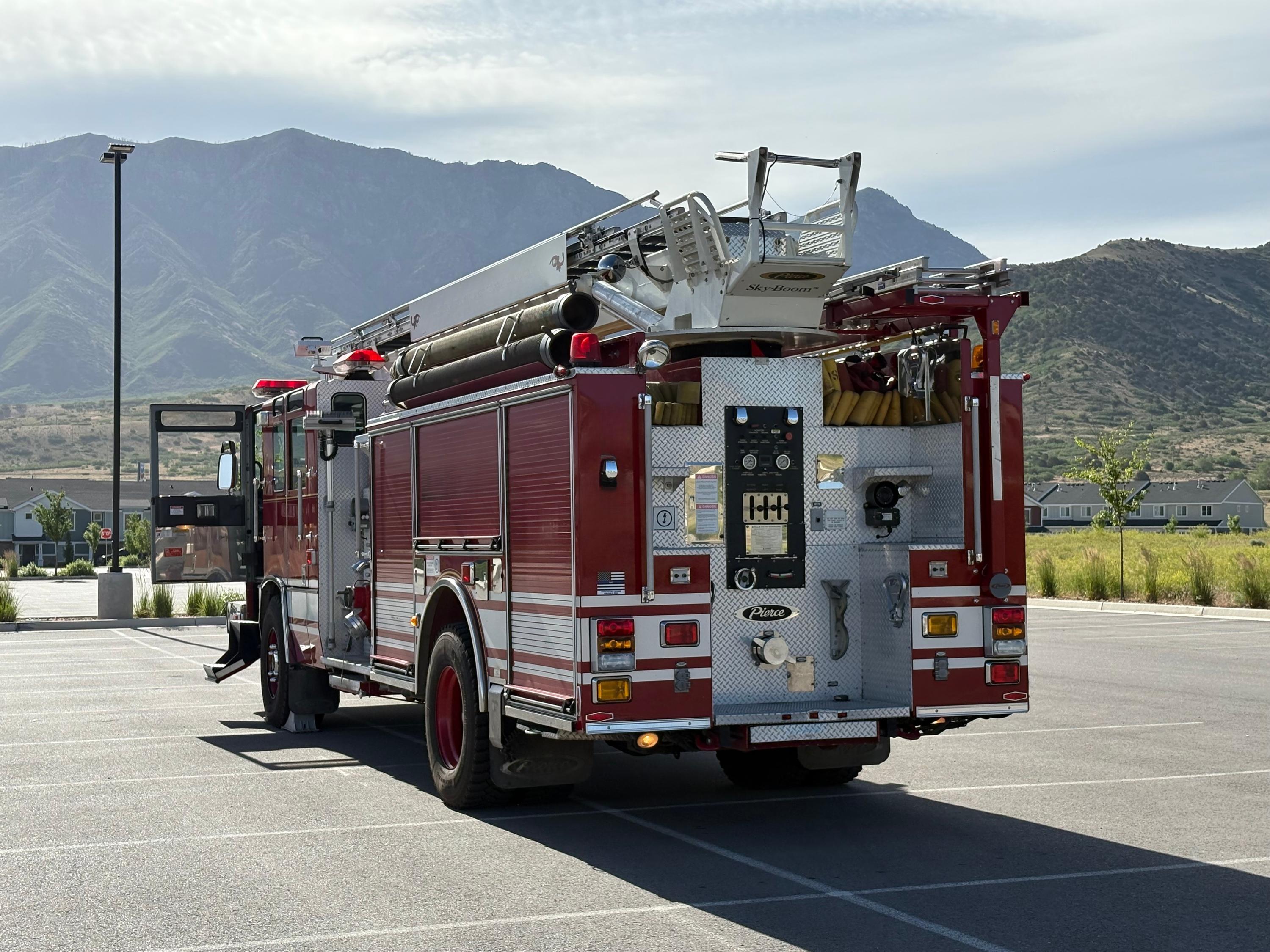 2001 Pierce 55' Boom Truck - image 7