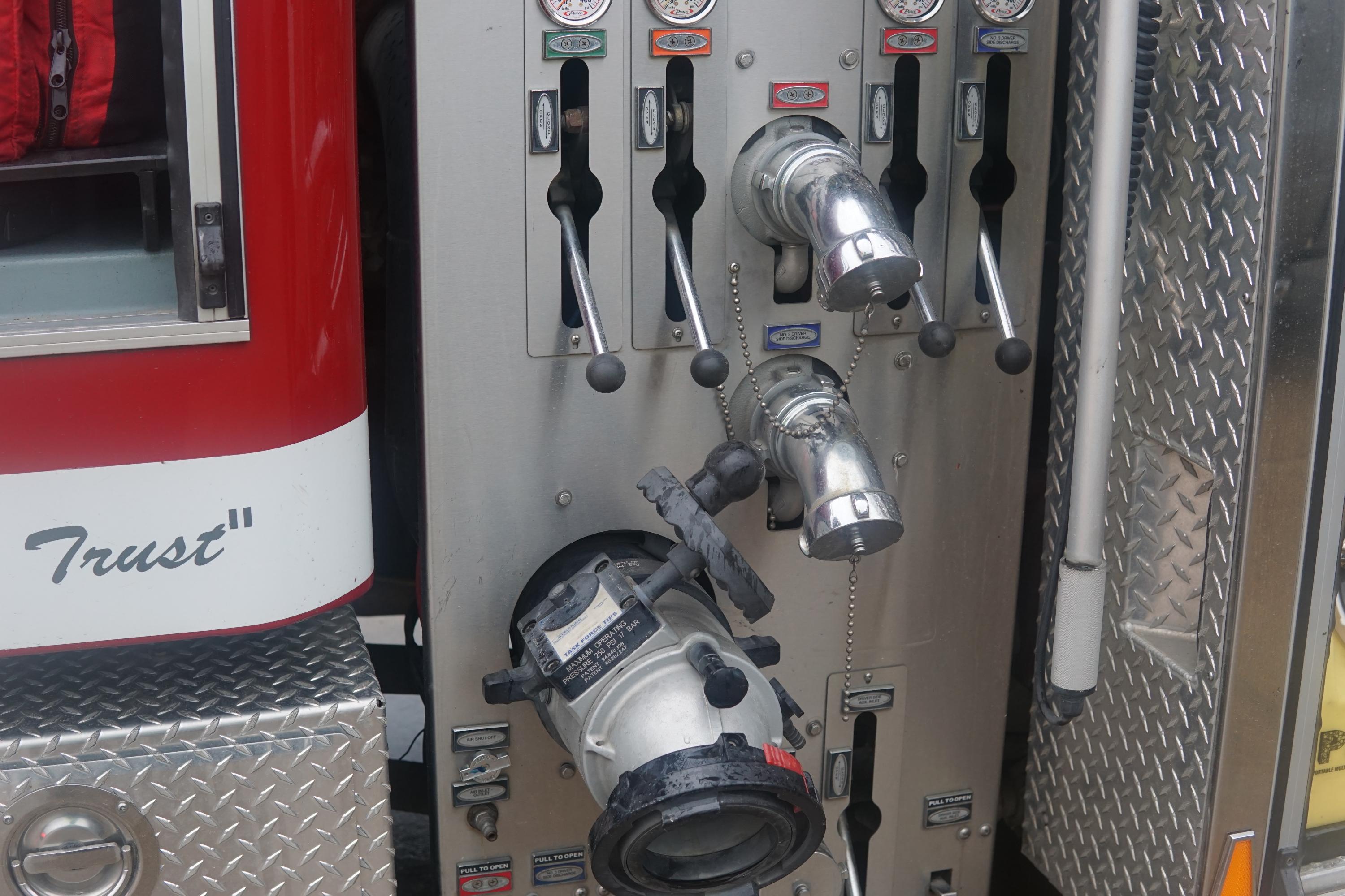 2010 Pierce Freightliner Pumper - image 30