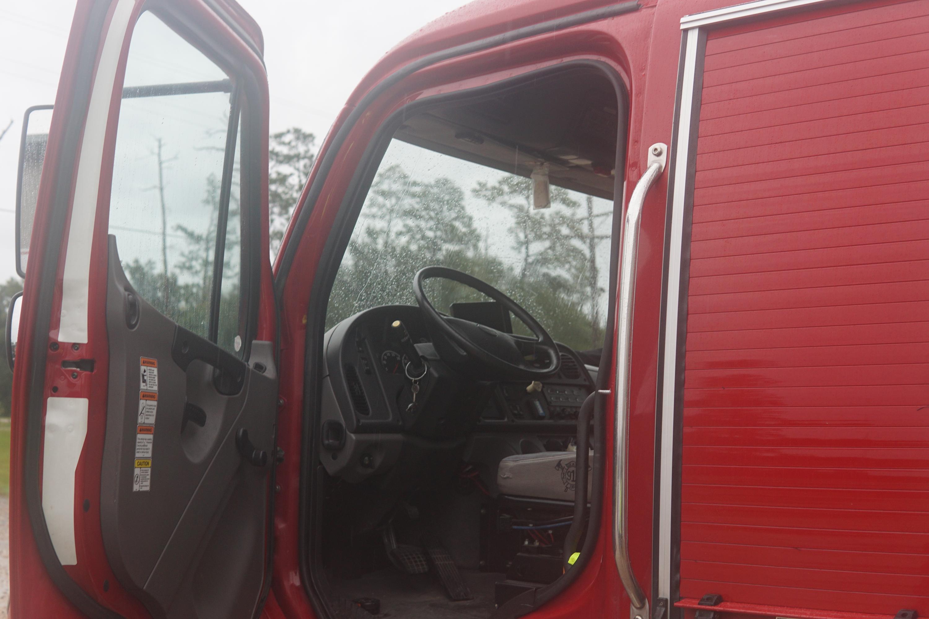 2010 Pierce Freightliner Pumper - image 12