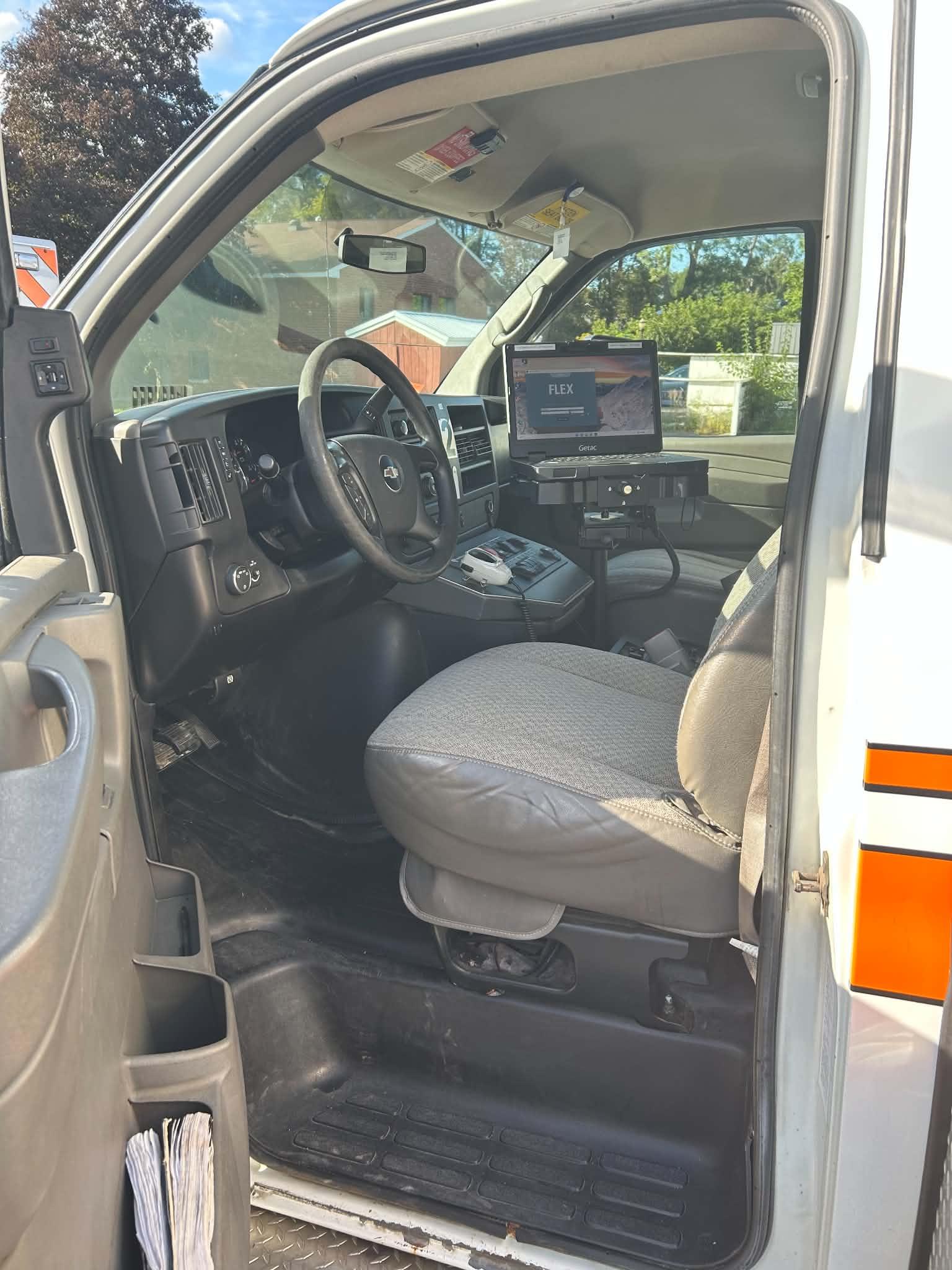 2010 Road Rescue Chevrolet Type III Ambulance - image 5