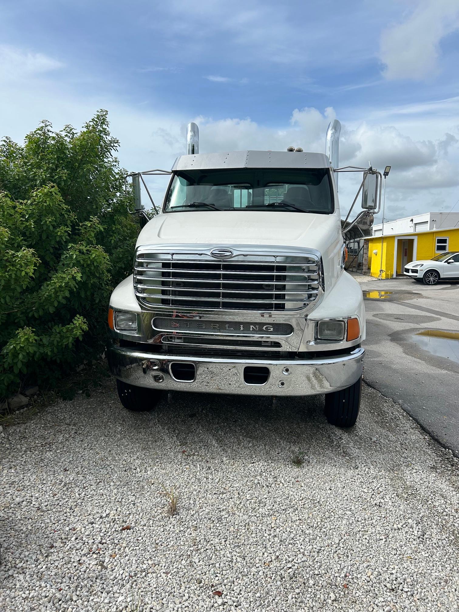 2005 Sterling Semi - image 3