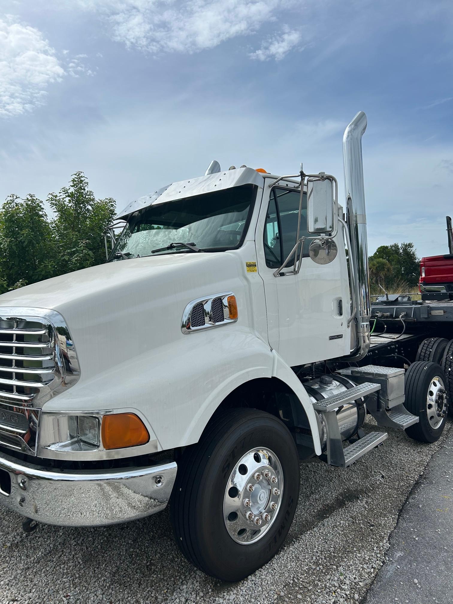 2005 Sterling Semi - image 2