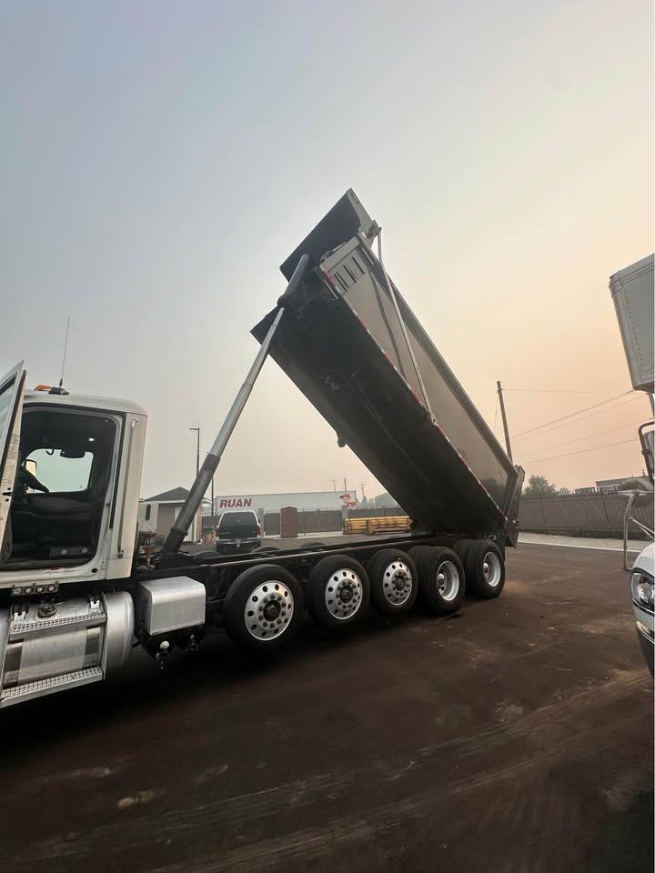 2017 Peterbilt 567 Dump Truck - image 6