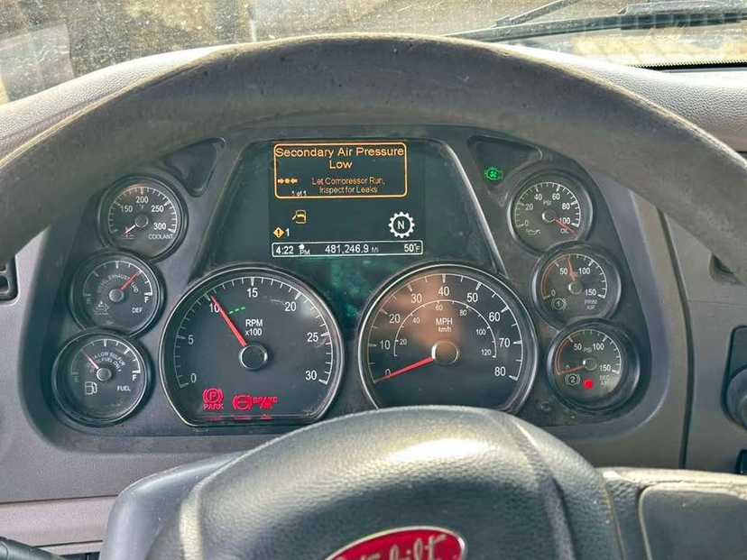 2017 Peterbilt 567 Dump Truck — photo 8
