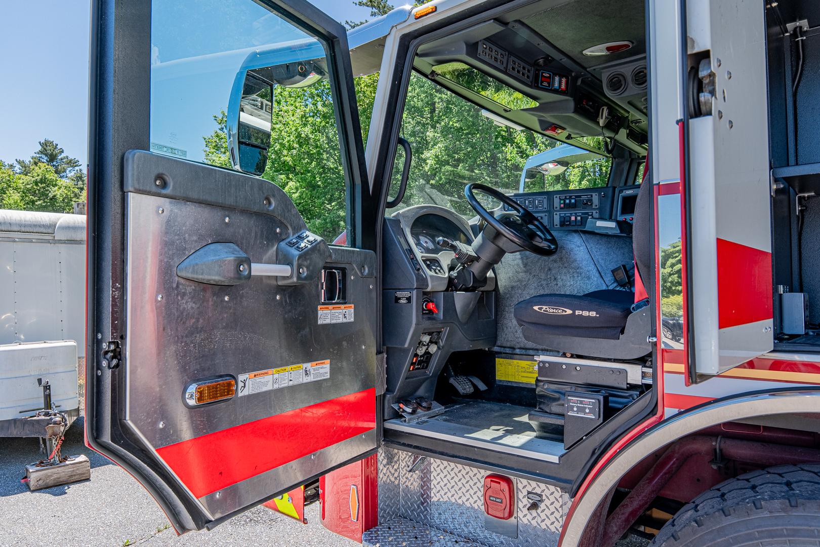 2009 Pierce Enforcer Pumper - image 31
