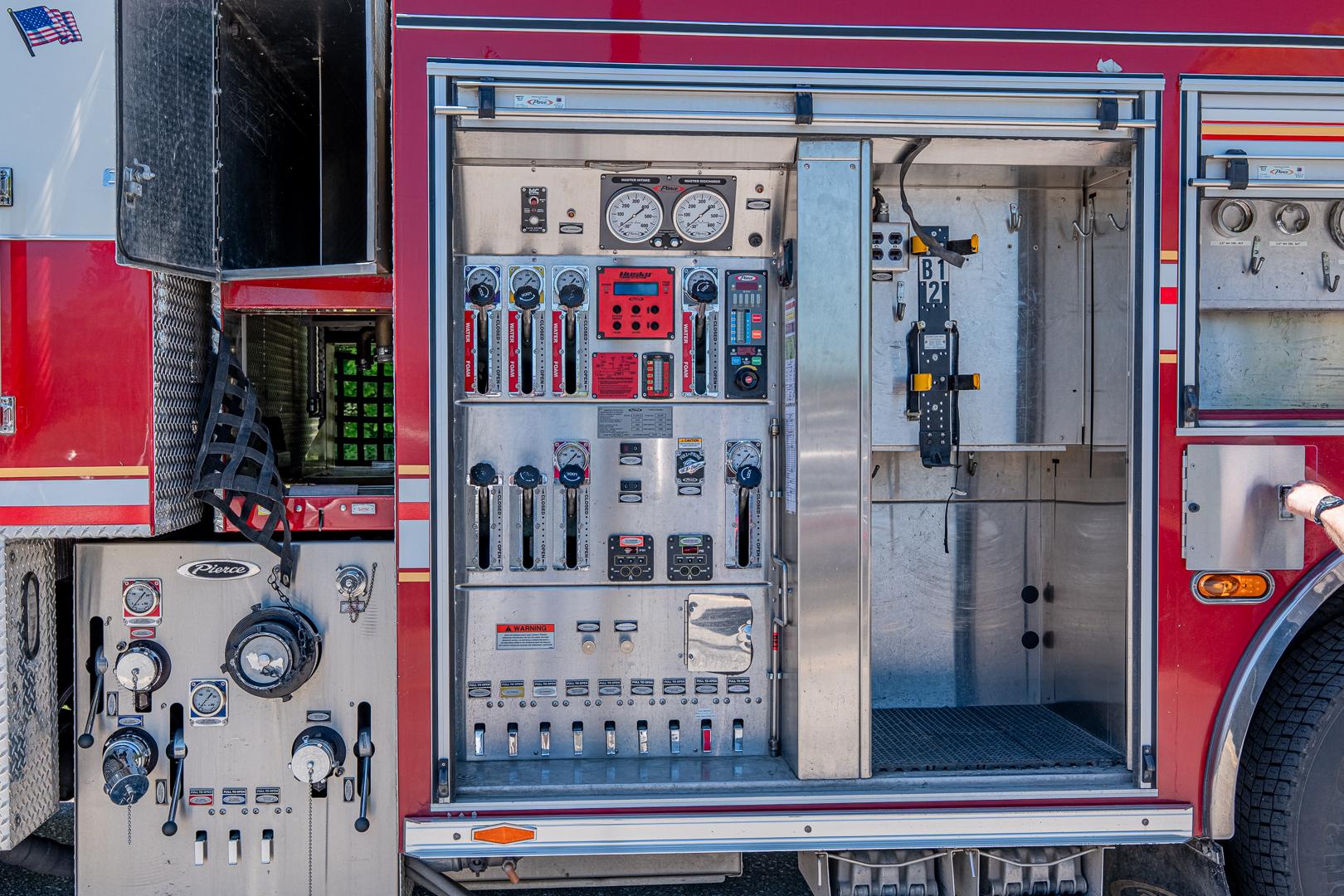 2009 Pierce Enforcer Pumper - image 32