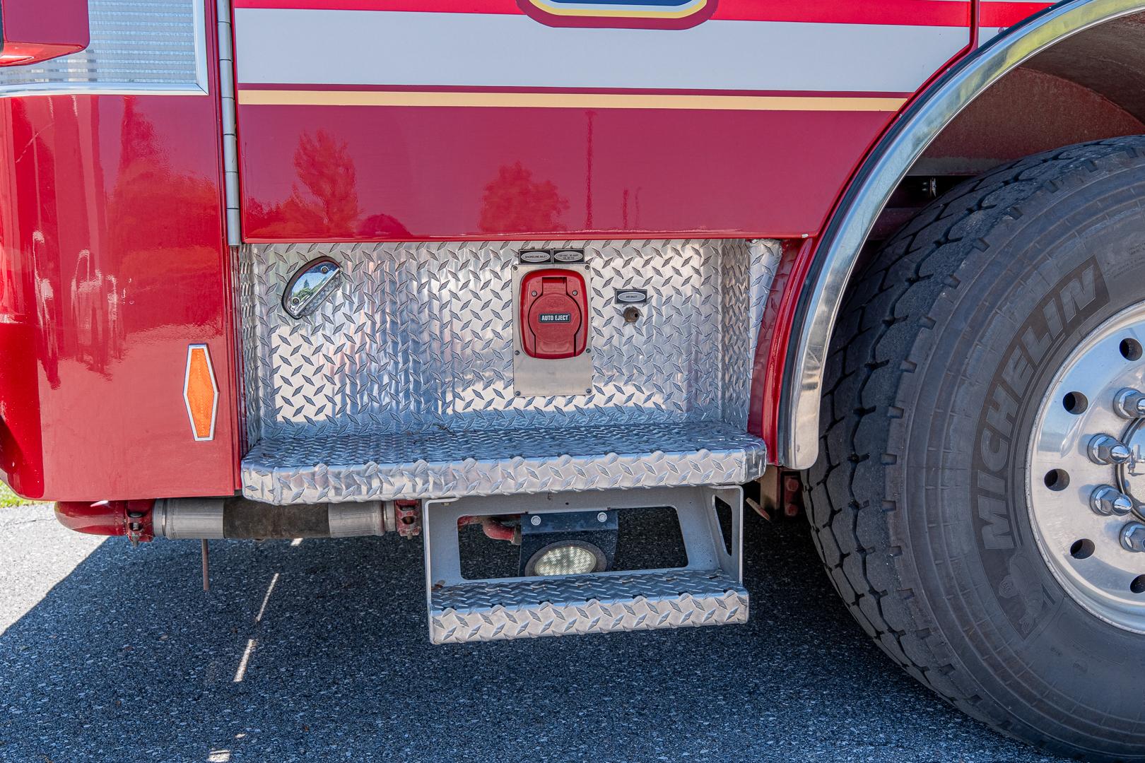 2009 Pierce Enforcer Pumper - image 63
