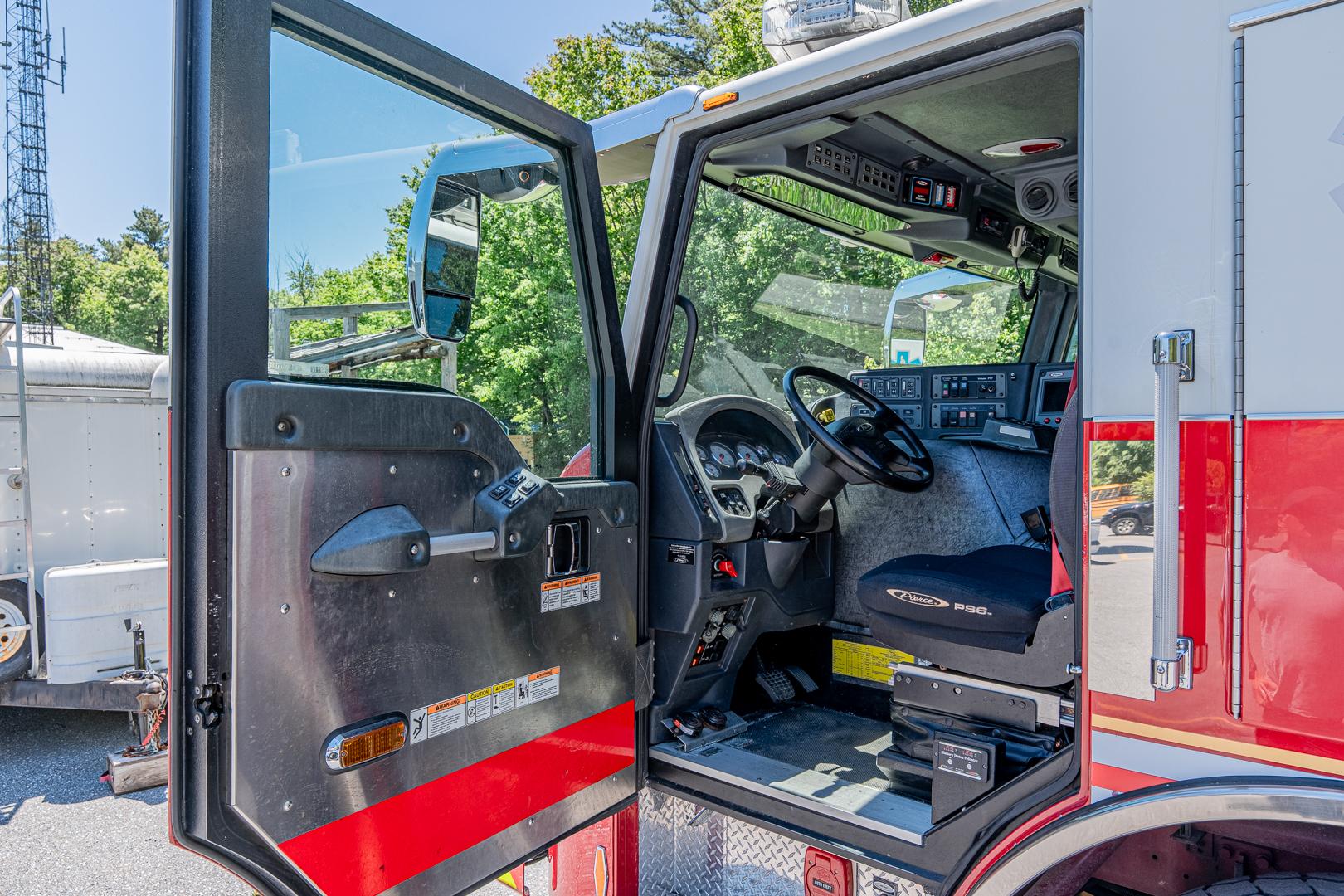 2009 Pierce Enforcer Pumper - image 34
